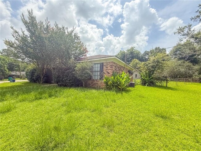 Building Photo - 8613 McAllister Dr
