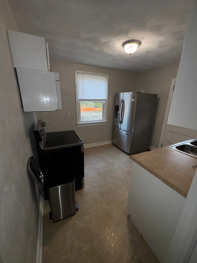 Building Photo - 317 Dune St