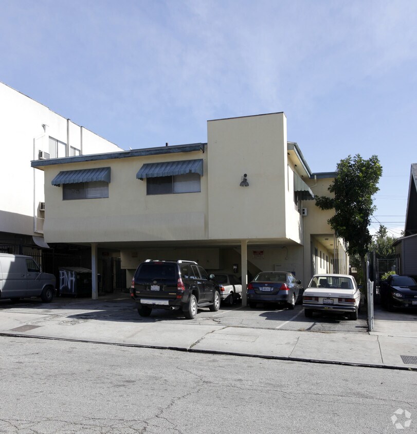 Primary Photo - 916 N Hudson Ave
