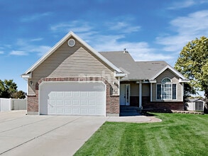 Building Photo - 4833 S 3575 W