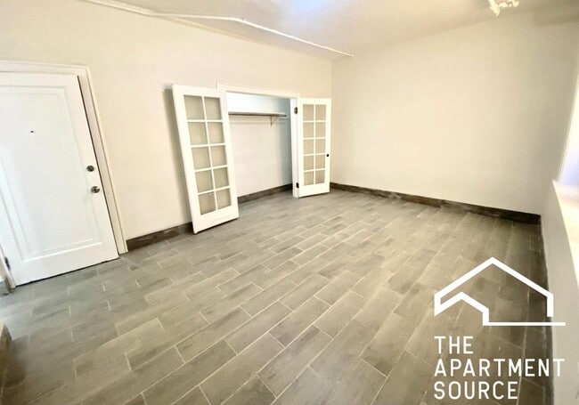 Photo - 3148 S Harlem Ave (Riverside, IL) Apartment