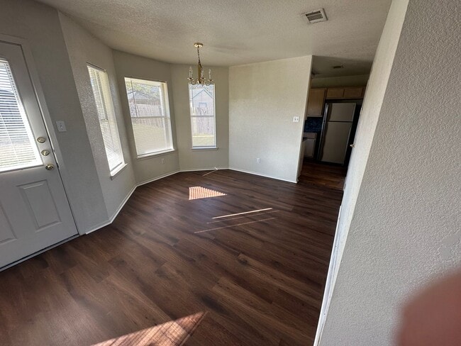 Building Photo - AVAILABLE NOW! - 2 WEEKS FREE!