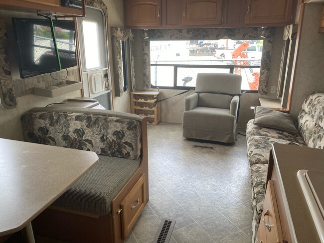 Building Photo - 6620 Topper Run