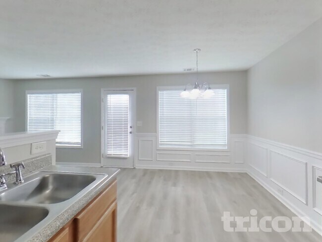 Foto del edificio - 597 Shadow Valley Ct