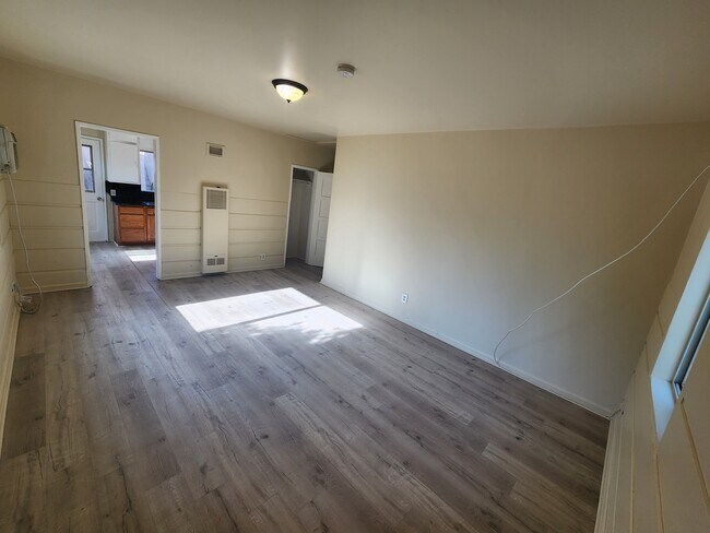 Building Photo - 5662 Fulcher Ave