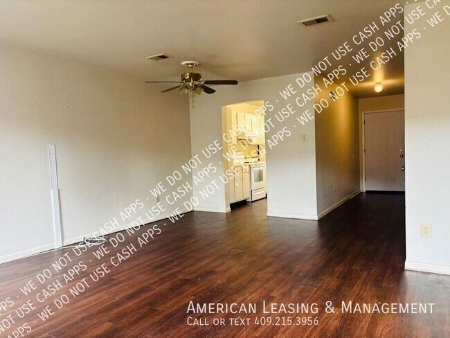 Foto del edificio - 4675 Collier St