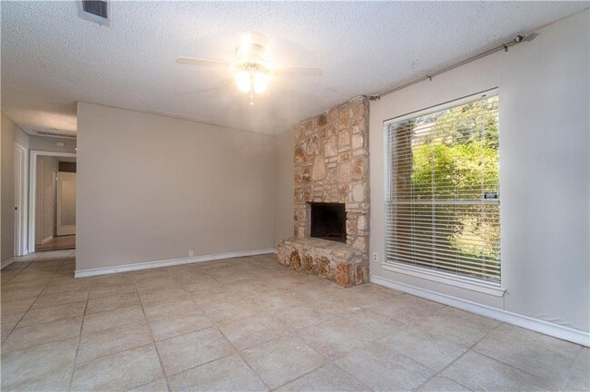 Building Photo - 6903 Deatonhill Dr