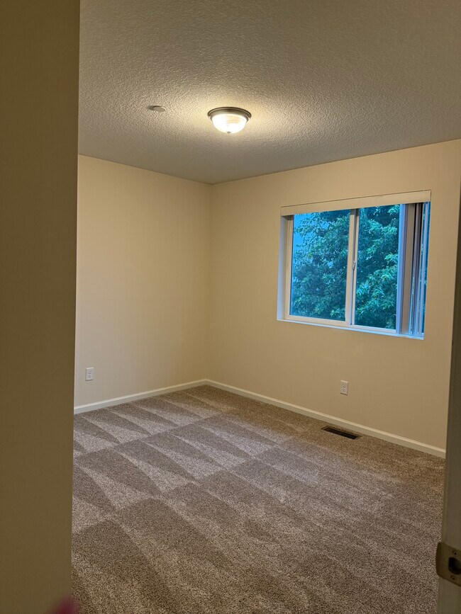 DORMITORIO 1 SUPERIOR - 1607 15th Ave N