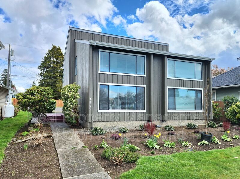 1015 Rockefeller Ave Unit A, Everett, WA 98201 Condo for Rent in