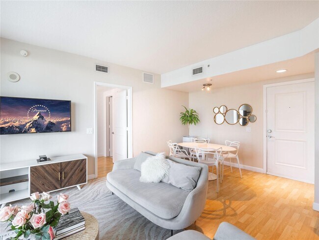 Foto del edificio - 480 NE 30th St