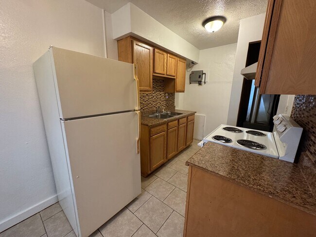 Foto del edificio - 729 N Upland Ave