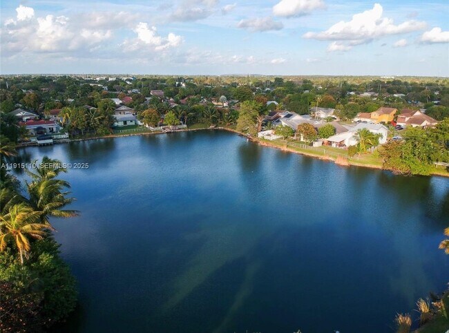 Foto del edificio - 7429 SW 14th Ct