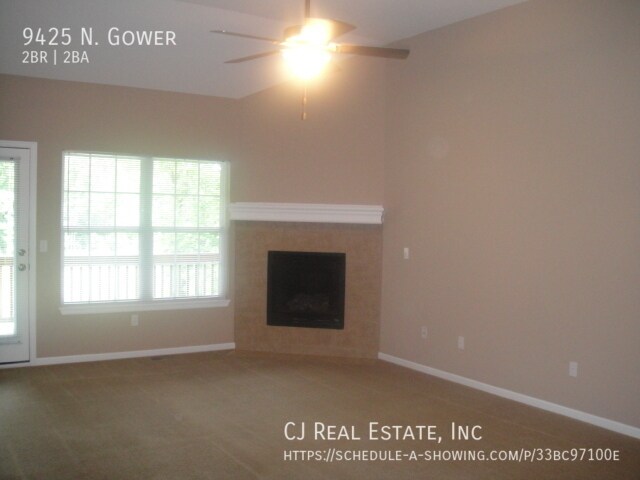 Foto del edificio - 9425 N. Gower-