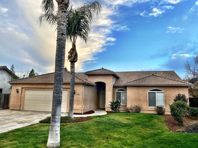 Foto del edificio - 2743 W. CERES CT. - 3 BEDROOM 2 BATH + SMA...