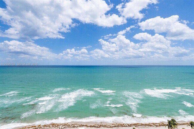 Building Photo - 2030 S Ocean Dr