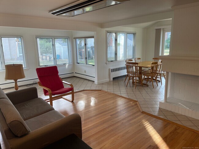 Foto del edificio - 55 Overshore Dr W