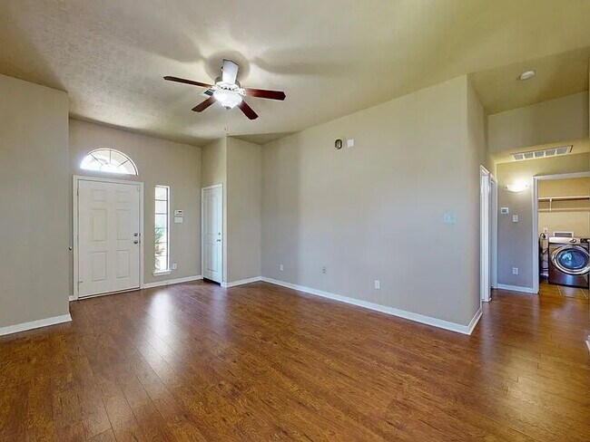 Foto del edificio - 2024 Mountain Wind Loop