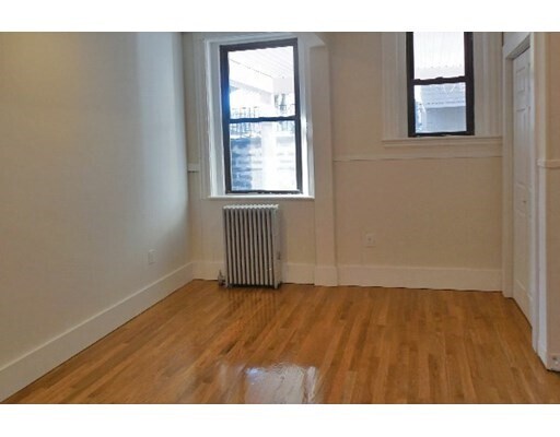 Building Photo - 46 Cedar St