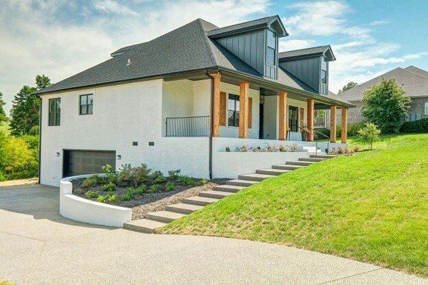 Front of House - 517 Country Club Dr