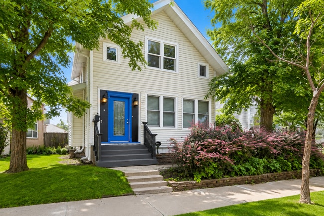Building Photo - 1500 N 22nd Ave