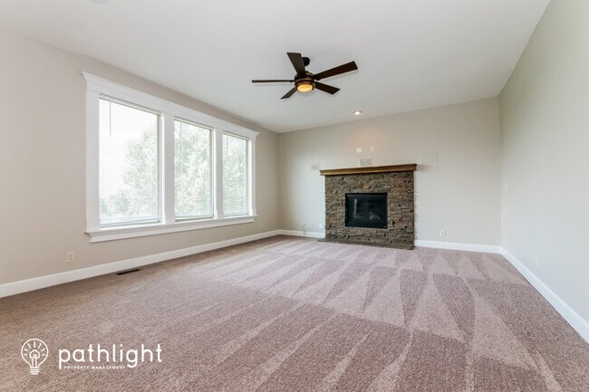 Building Photo - 305 Mulberry Drive