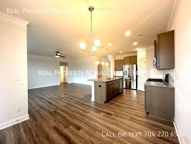 Foto del edificio - 2166 Black Forest Cove