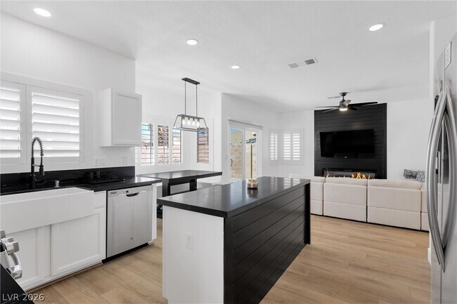Foto del edificio - 337 Teal Ridge Hills Dr