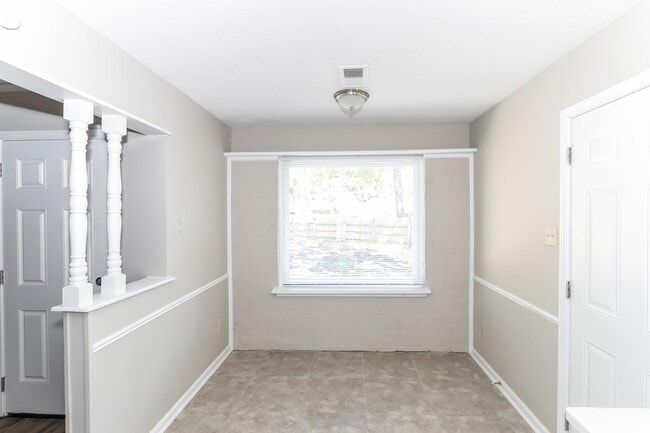 Building Photo - 6076 Elk Grove Rd