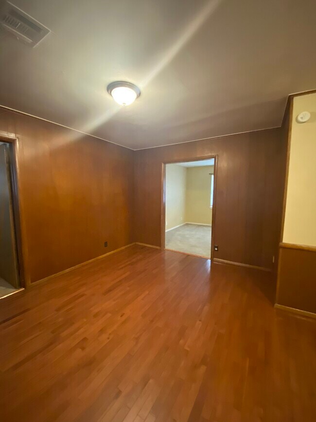 Foto del edificio - 6106 W 42nd St