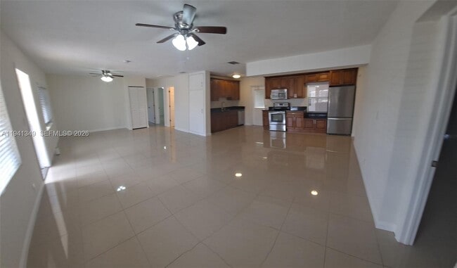 Foto del edificio - 335 SW 18th Ave