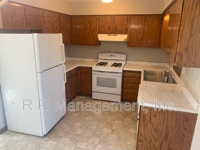 Building Photo - 237 Moonlite Dr