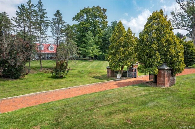 Building Photo - 17 Kirby Hill Rd
