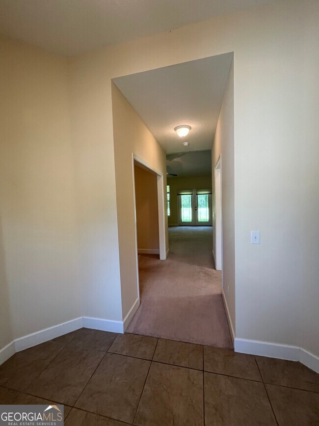 Building Photo - 227 Waters Edge Dr