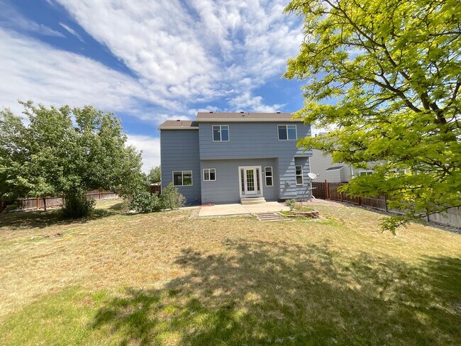 Foto del edificio - 4 Bedroom Home Available Near Peterson Rd & Constitution Ave!