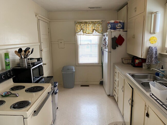 Foto del edificio - Charming 2 Bed/1 Bath Home Near the K-Stat...