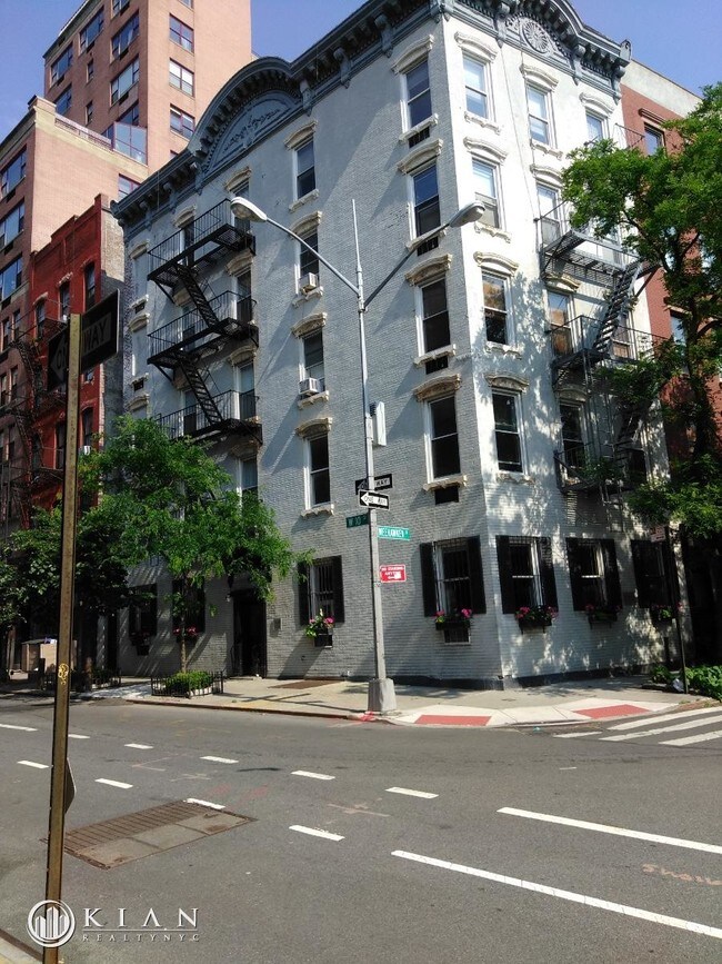 Building Photo - !!!HOLLYWOOD ON THE HUDSON!! LIVE AMONGST ...