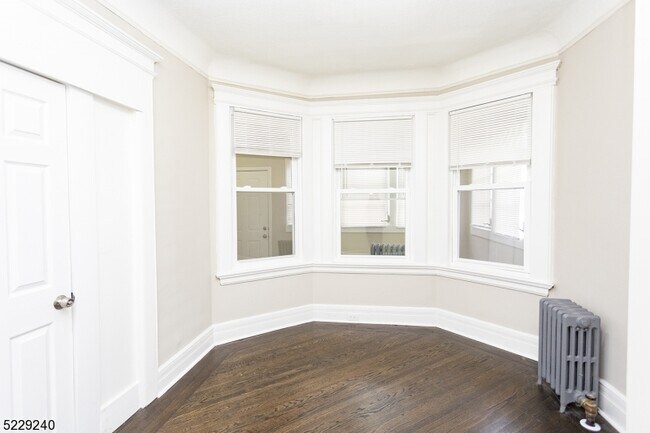 Building Photo - 175 N 19th St