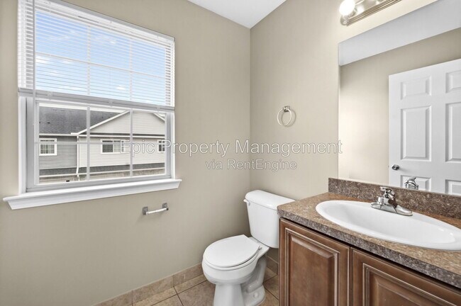 Foto del edificio - 14204 Lakeside Blvd N
