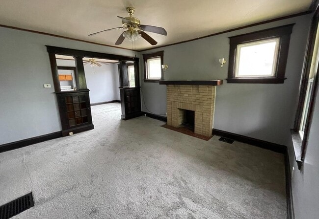 Building Photo - 925 Elberon Ave