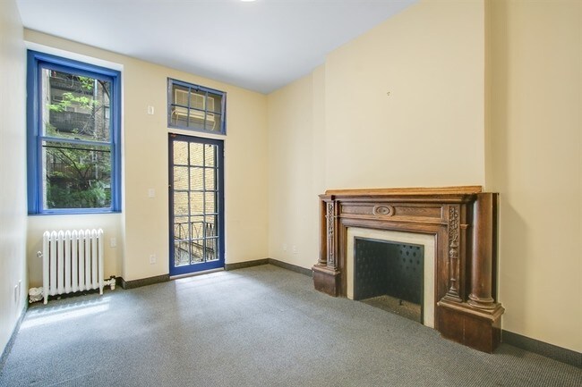 Building Photo - 8 W 86th St