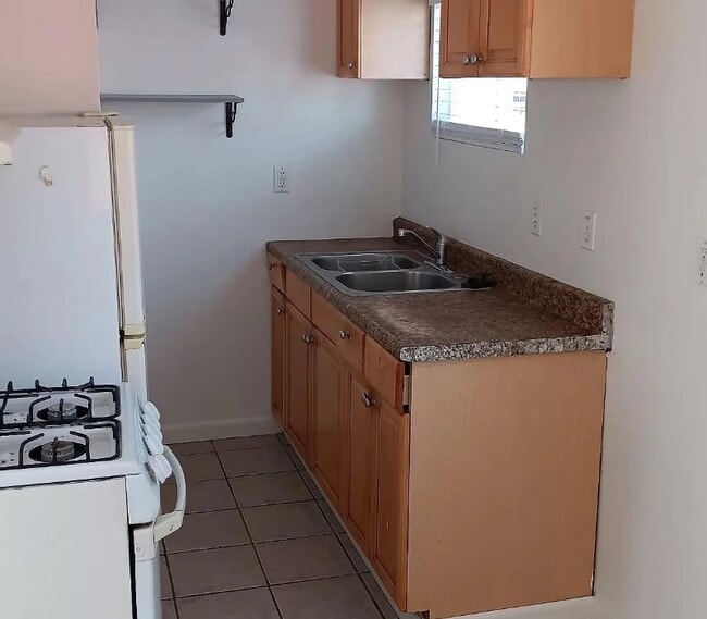 Foto del edificio - 3676 Euclid Ave