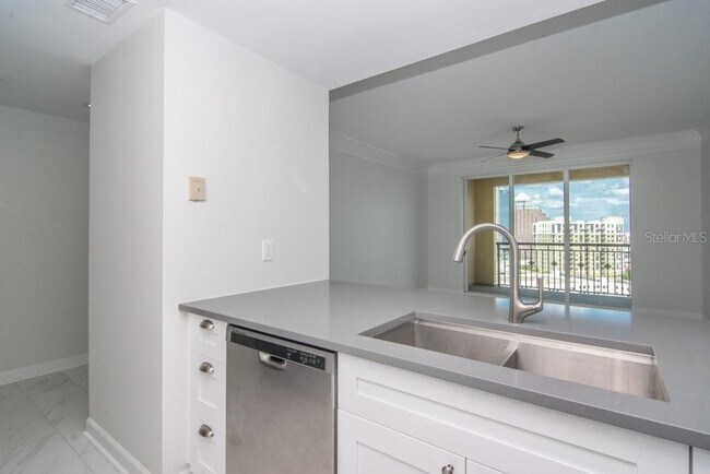 Foto del edificio - 345 Bayshore Blvd