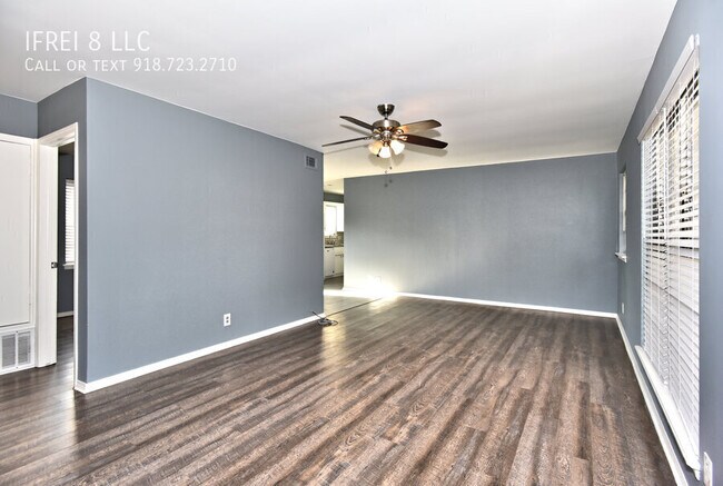 Foto del edificio - 12610 E 18th Pl