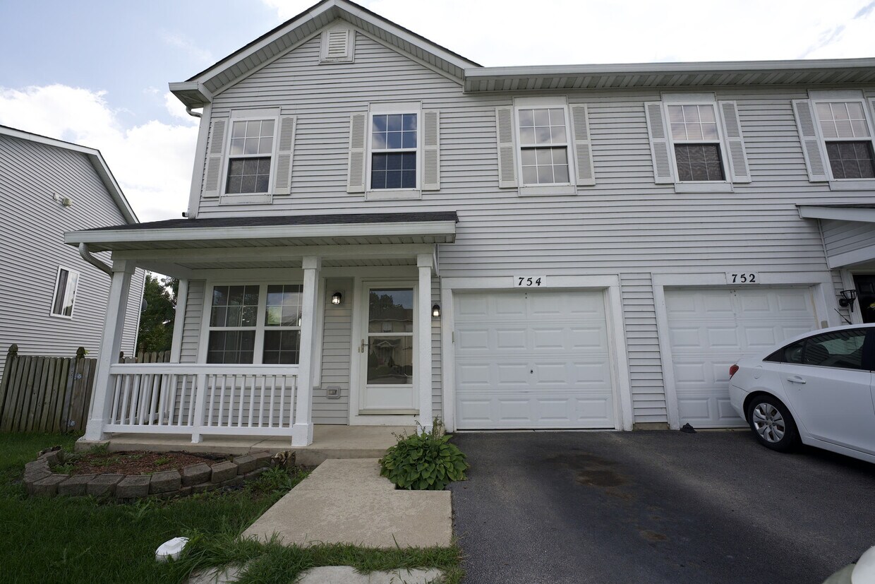 Primary Photo - 754 Bayles Dr