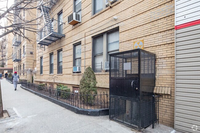 Building Photo - 43-10 44th St