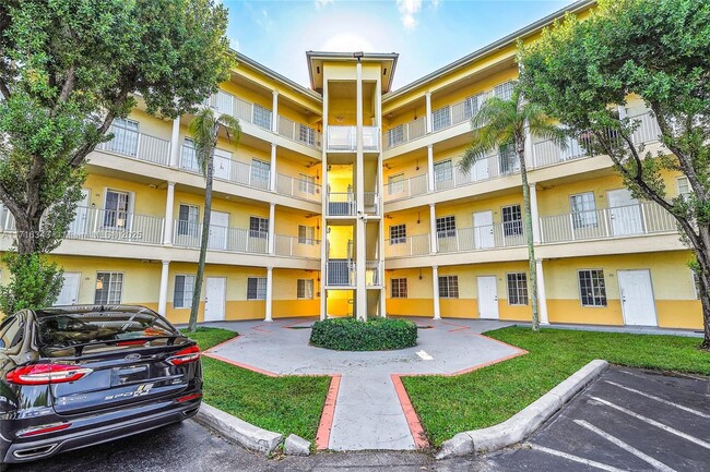 Foto del edificio - 6940 NW 179th St