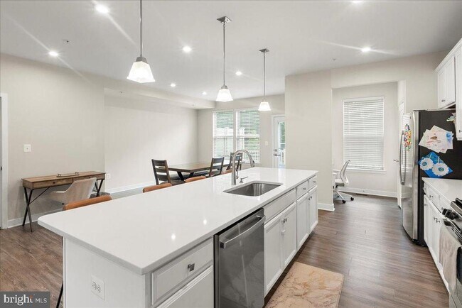 Building Photo - 14502 Grace Kellen Ave