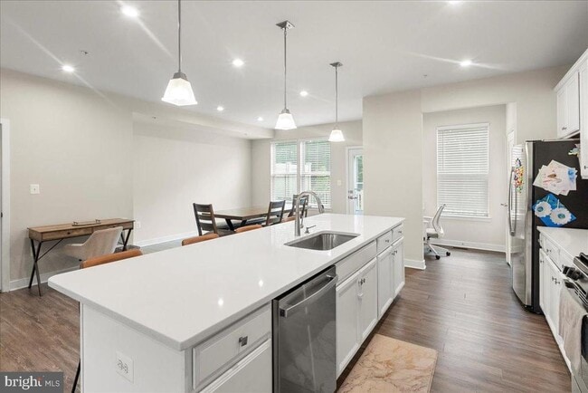 Foto del edificio - 14502 Grace Kellen Ave