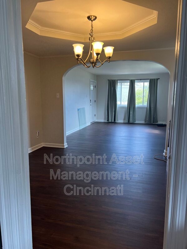 Building Photo - 4905 Oaklawn Dr
