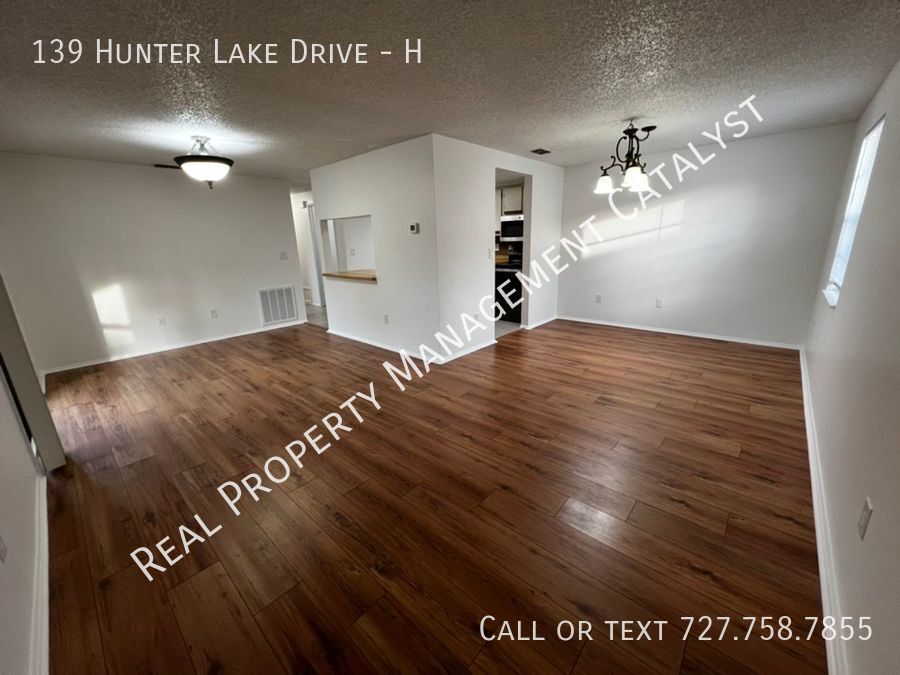 Foto principal - Lovely 2/2 Condo Conveniently Located in O...